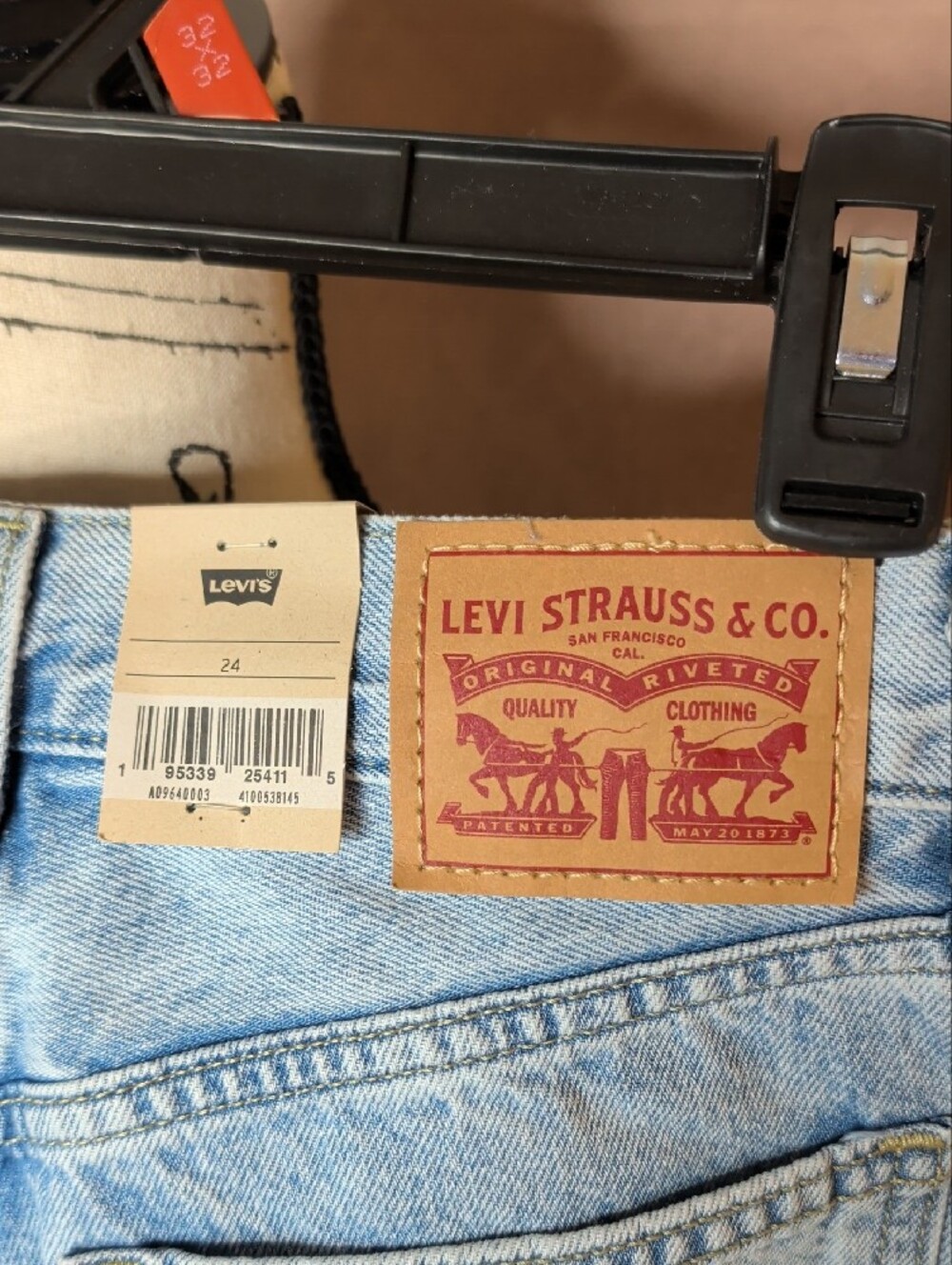 Levi's Light Wash Low Pro Straight Leg Women's Jeans New with Tags Size 24 - Picture 7 of 8